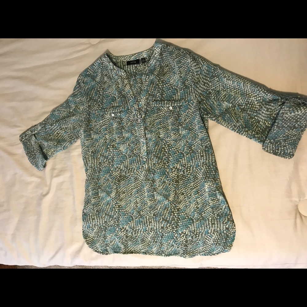 Apt 9 Woman’s Blouse Size S Blue green cream. - Picture 7 of 7